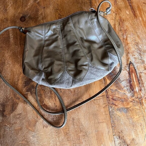 2/40$ Vintage Brown Leather And Suede Purse - Picture 3 of 9